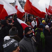 Десятки тысяч националистов вышли на марш в День независимости Польши