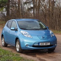 'DELFI Auto' izmēģina elektromobili 'Nissan Leaf'