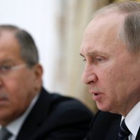 ES Ārlietu padomes apstiprinātajā pakotnē ir sankcijas pret Putinu un Lavrovu