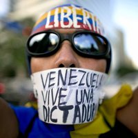 ES vienojas melnajam sarakstam pievienot Venecuēlas amatpersonas