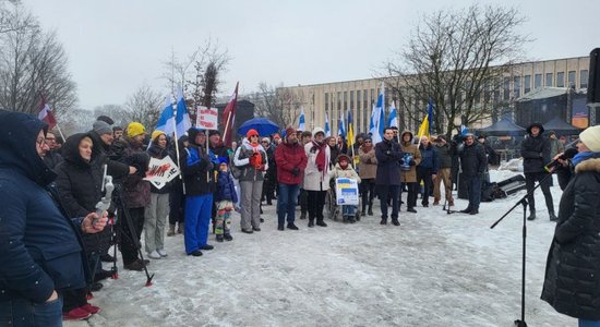 Участники антивоенной акции в Риге призвали признать "Вагнер" террористической организацией