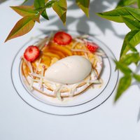 Теплый яблочный пирог с мороженым и карамелью от Белоники
