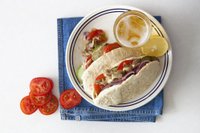 Вкуснейший куриный кебаб с чесночно-огуречным соусом