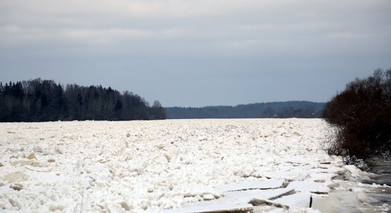 Arī Pļaviņu pasargāšanai no plūdiem apsver ledus spridzināšanu