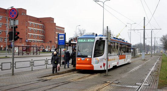 Daugavpilī aizdomas par krāpšanu tramvaju iepirkumā, vēsta raidījums