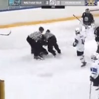Video: 13 gadus vecs igauņu hokeja milzis klapē Latvijas tiesnešus
