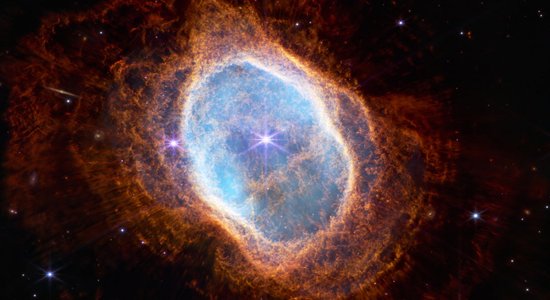 Pētām ar Veba teleskopu uzņemtās bildes: mirstošas zvaigznes skaistais plīvurs