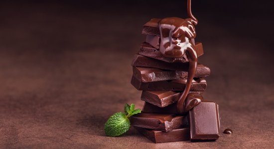 Divi triki, kā panākt sāta sajūtu ar niecīgu šokolādes gabaliņu