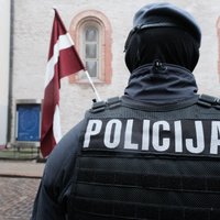 Par Putina slavināšanu Rīgā aiztur un apcietina iereibušu jaunieti