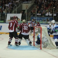 Fotoreportāža: Rīgas 'Dinamo' priecē līdzjutējus KHL sestās sezonas ieskaņā