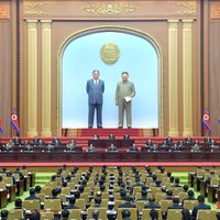 Ziemeļkorejas vadība sola atjaunot valsts ekonomiku pēc Covid-19 izraisītajām problēmām