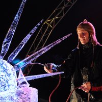 Ledus skulptūru festivāls Jelgavā izraisa nebijušu apmeklētāju interesi