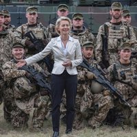 Vācijas aizsardzības ministre Viļņā izsaka atbalstu ES militārajai savienībai