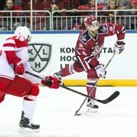 Rīgas 'Dinamo' nespēj otrreiz šosezon uzvarēt 'Vitjazj' un pagarina zaudējumu sēriju
