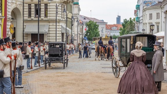 02 Vilnius Old Town as TV Series Sisi Backdrop. Photo by Saulius Ziura