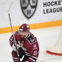 Video: Lauris Dārziņš gūst savus 100. vārtus KHL