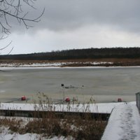 В Валгаском уезде Эстонии два рыбака из Латвии провалились под лед, один утонул
