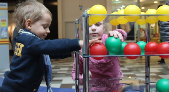 Zinātnes centrs 'AHHAA' viesosies piecās Latvijas pilsētās