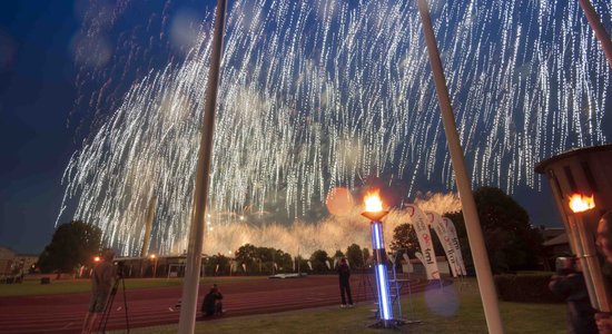 Fotoreportāža: Ventspilī ar krāšņu ceremoniju atklāj Latvijas Jaunatnes olimpiādi