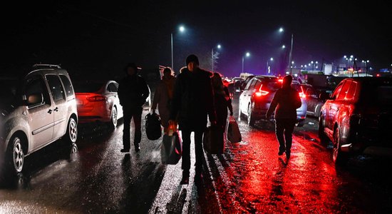 'Izbraucām 6.00. Pēc 15 minūtēm pilsētai trāpīja raķete.' Hokejistu bēgšana no Ukrainas