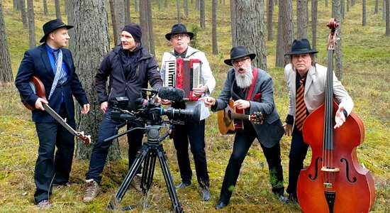 Noskaties! Dokumentālists Ivars Zviedris un grupa 'Ducele' radījuši muzikālu manifestu