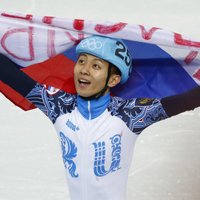Šorttrekists Viktors Ans pusstundas laikā kļūst par trīskārtēju olimpisko čempionu