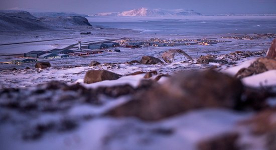 Kūstošās Grenlandes ledus segas dēļ jūras līmenis pacēlies par 10,6 milimetriem