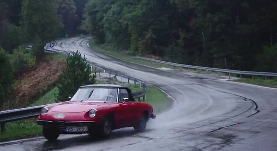 Video: klasisko auto rallijs Siguldā