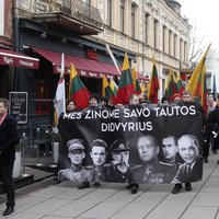 Foto: Kauņā lietuvieši Neatkarības dienā protestē pret bēgļu uzņemšanu
