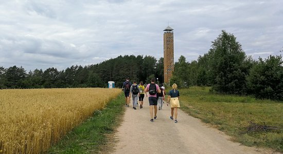 Ļaudis steidz apskatīt Lietuvas augstāko skatu torni