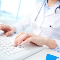 Ārsts: apsveru iespēju lauzt līgumu par e-veselības izmantošanu