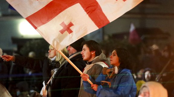 Protestētāju un policistu sadursmes Tbilisi 