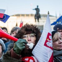 Польша охвачена многотысячными антиправительственными протестами