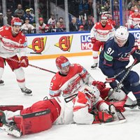ASV hokejisti pret Dāniju gūst jau piekto uzvaru čempionātā