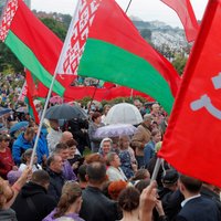 "Беларусь не отдадим". Чем живут сторонники Лукашенко