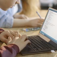 Parakstīts sadarbības memorands par datora nodrošināšanu katram bērnam