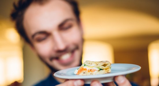 Vai meistari ir jācienā ar kafiju un smalkmaizītēm?