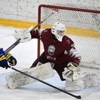 Latvijas klubu hokeja izlase pagarinājumā piekāpjas Ukrainas valstsvienībai