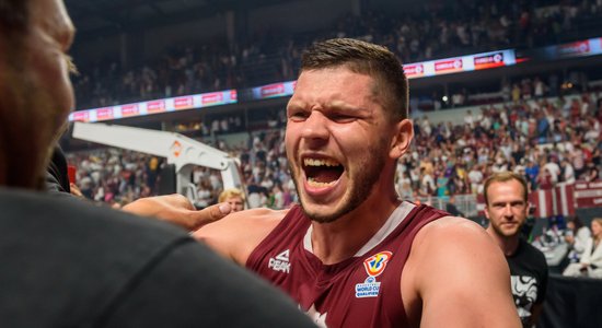 Laksa un Lomažs atzīti par Latvijas gada labākajiem basketbolistiem