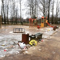 Foto: Vieta uzdzīvotājiem – Daugavgrīvas bērnu laukumiņš