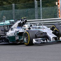 Hamiltons pēc neveiksmīga starta tomēr uzvar F-1 sacīkstēs Moncas trasē