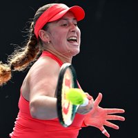 Ostapenko pārvar "Australian Open" pirmo kārtu dubultspēlēs