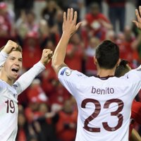 Dānija un Šveice arī brauc uz 'Euro 2020'; Itālijai sen nebijusi graujoša uzvara