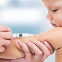 Vai pret slimībām vakcinēts bērns, spēlējoties ar nevakcinētu vienaudzi, nav apdraudēts?