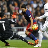 "Реал" и "Барселона" громят соперников с общим счетом 11:1, у Суареса — хет-трик