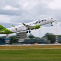 Государство намерено отказаться от контрольного пакета акций airBaltic; компанией интересуется стратегический инвестор