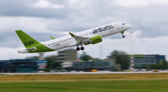 Государство намерено отказаться от контрольного пакета акций airBaltic; компанией интересуется стратегический инвестор