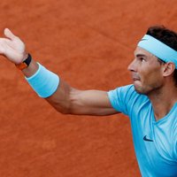 Nadals sasniedz 'French Open' otro kārtu