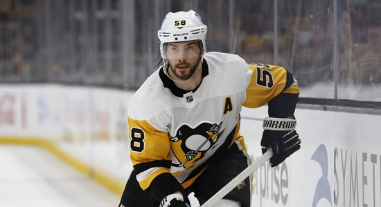 Rezultatīvais 'Penguins' aizsargs Letangs vienas spēles laikā tiek pie diviem NHL rekordiem