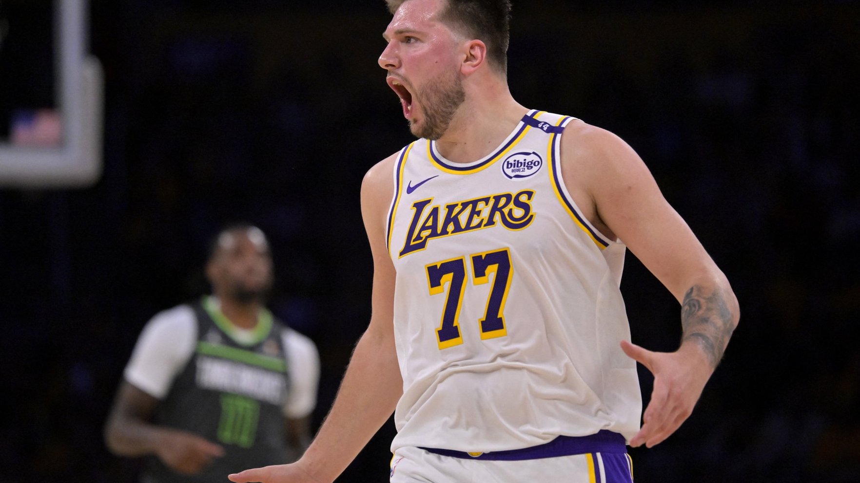 Dončičs un "Lakers" izslēgšanas turnīru sāk ar fiasko